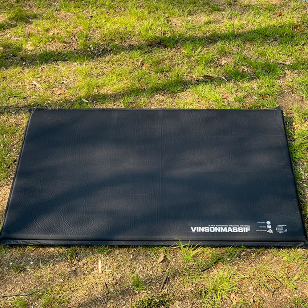 8cm 두께의 빈슨메시프 자충매트에 누워보는 모습, 편안함을 체감하는 장면.