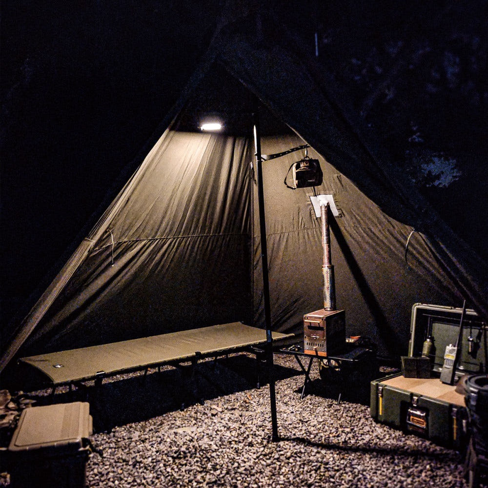 플랜40 P-cot 침대의 편안함을 느끼는 모습, 캠핑 필수 아이템.