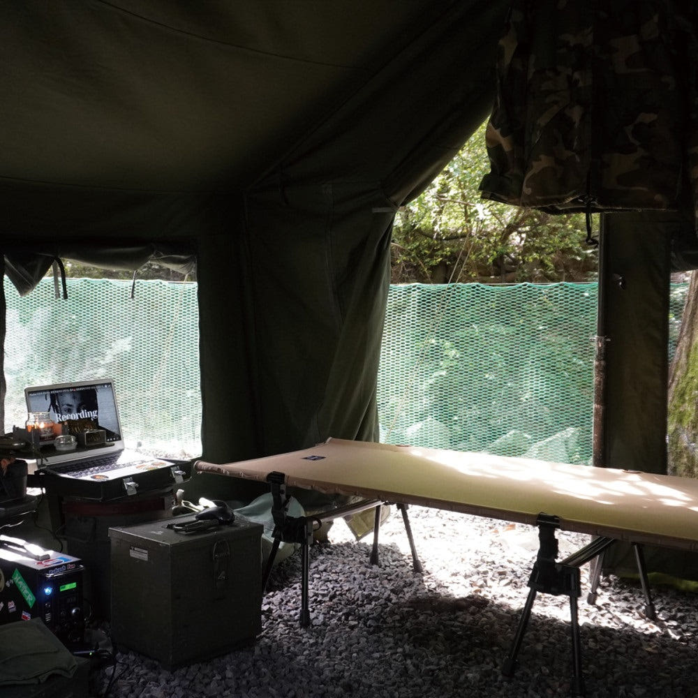 플랜40 P-cot 침대의 사이즈와 설치감을 보여주는 사진.