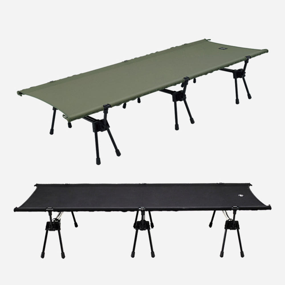 플랜40 P-cot 침대가 설치된 캠핑 현장, 경량으로 이동이 용이함.